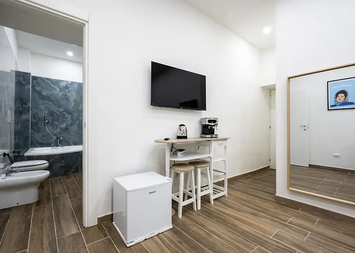 Dimora Duchesca 3* ナポリ